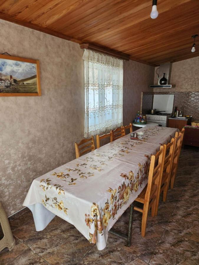 Hotel Moon Night Kazbegi Esterno foto