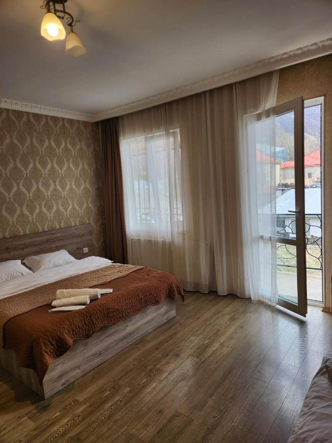 Hotel Moon Night Kazbegi Esterno foto